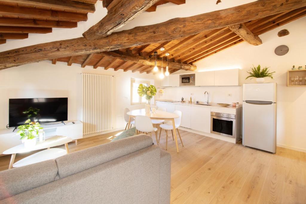Sibilla Luxury Flat in center town – Lucca